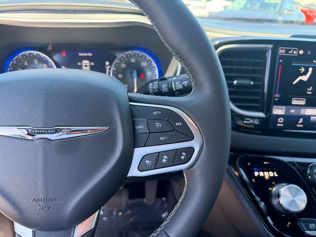used 2025 Chrysler Pacifica car, priced at $26,115