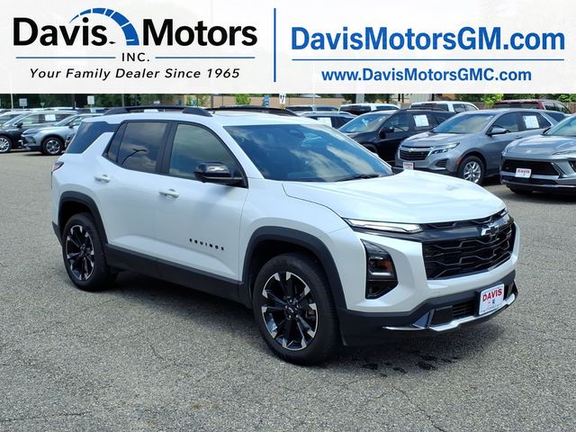 White (Iridescent Pearl Tricoat) 2025 Chevrolet Equinox SUV / Crossover Four-Wheel Drive 8-Speed Automatic
