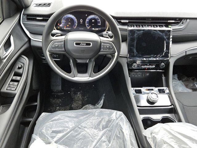 2026 Jeep Grand Cherokee L Laredo 4x2