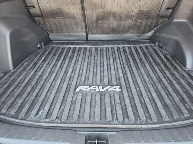2022 Toyota RAV4 - Image 29