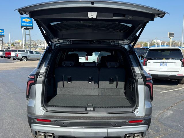 new 2026 Chevrolet Traverse car, priced at $53,620