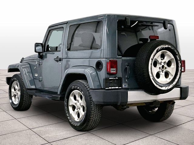 2014 Jeep Wrangler Sahara - 10