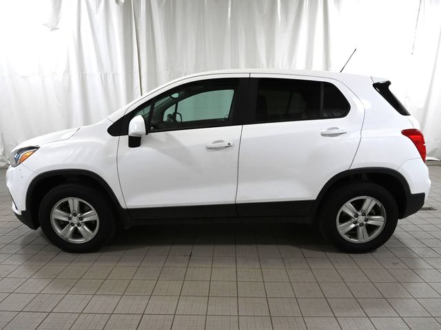 Used 2019 White Chevrolet LS image 9