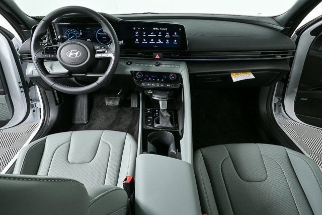 Elantra Hybrid Limited