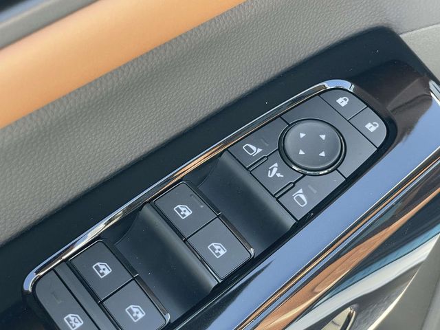 New 2026 White Nissan Platinum image 18