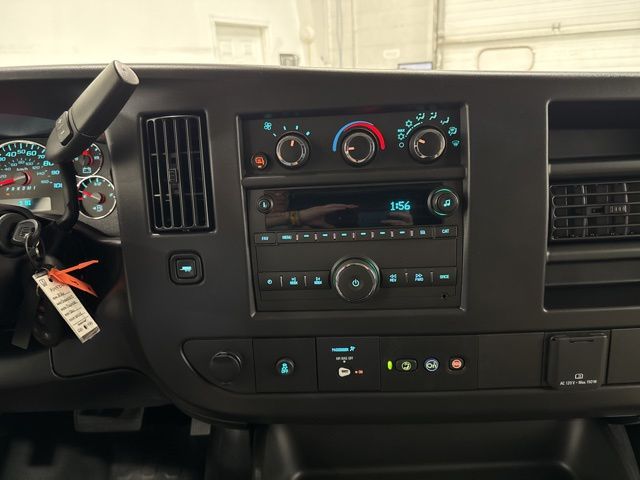 New 2026 Summit White Chevrolet Work Van image 17