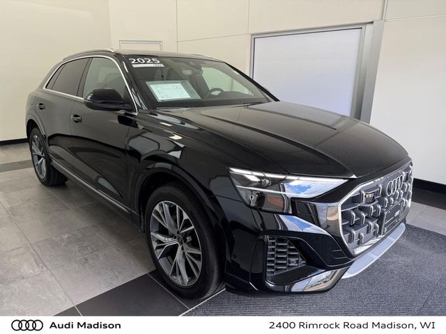 2025 Audi Q8 quattro Premium 55 TFSI