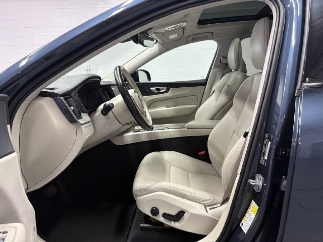 2024 Volvo XC60 Plus - Photo 11