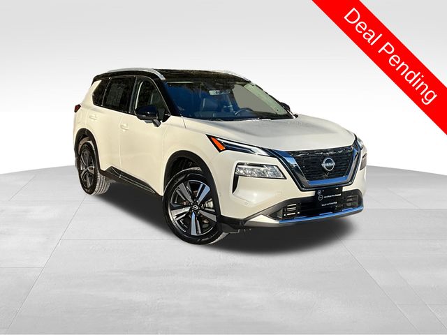 Pearl White Tricoat/Super Black 2023 Nissan Rogue Platinum AWD SUV / Crossover All-Wheel Drive Continuously Variable Transmission