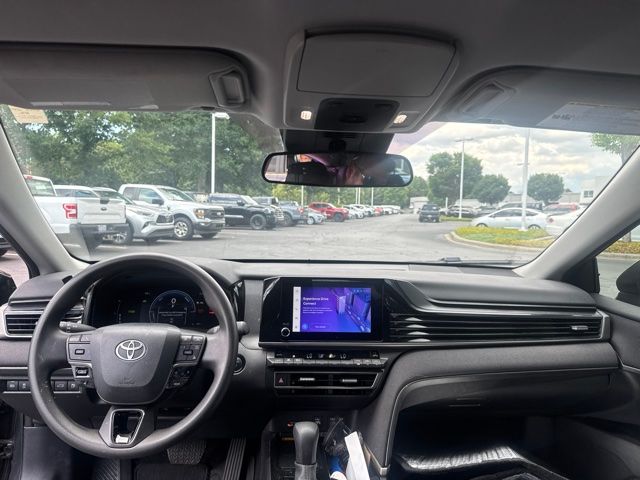 2025 Toyota Camry LE - Photo 15