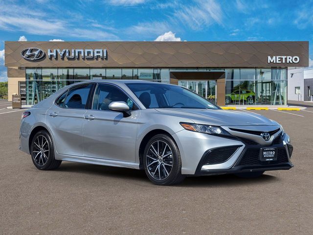 Celestial Silver Metallic 2021 Toyota Camry Sedan Front-Wheel Drive 8-Speed Automatic