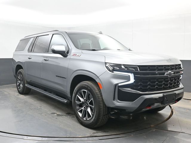 Used 2023 Gray Chevrolet Z71 image 2