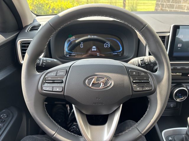 New 2025 Silver Hyundai SEL image 17