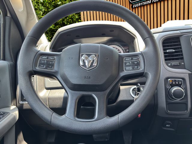 2019 RAM 1500 CLASSIC TRADESSMAN • 5.7L HEMI V8 • 8' BED CLEAN CARFAX • 1 OWNER CHROME APPEARANCE PACKAGE • POWER & REMOTE ENTRY GROUP • BEDLINER • BACKUP CAMERA Thumbnail