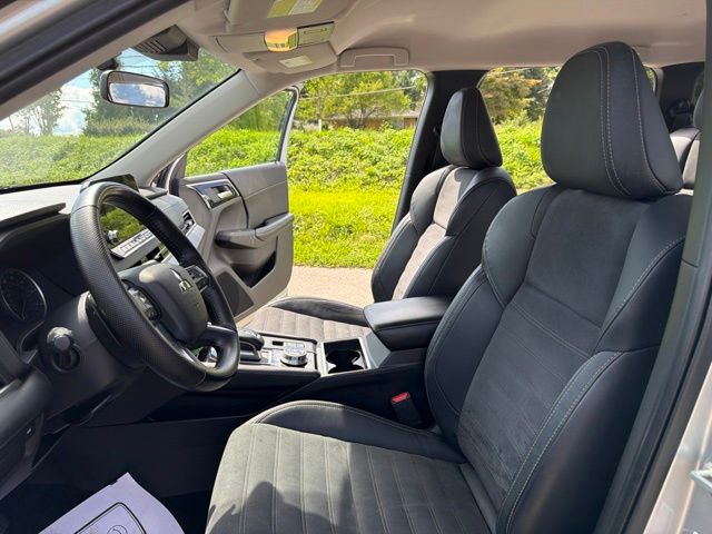 2022 Mitsubishi Outlander SE Silver at Honda North