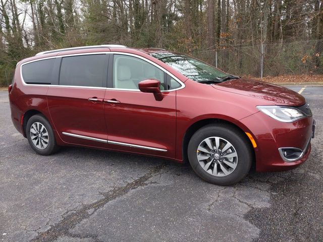 Velvet Red Pearlcoat 2020 Chrysler Pacifica Touring L Plus FWD Minivan Front-Wheel Drive 9-Speed Automatic