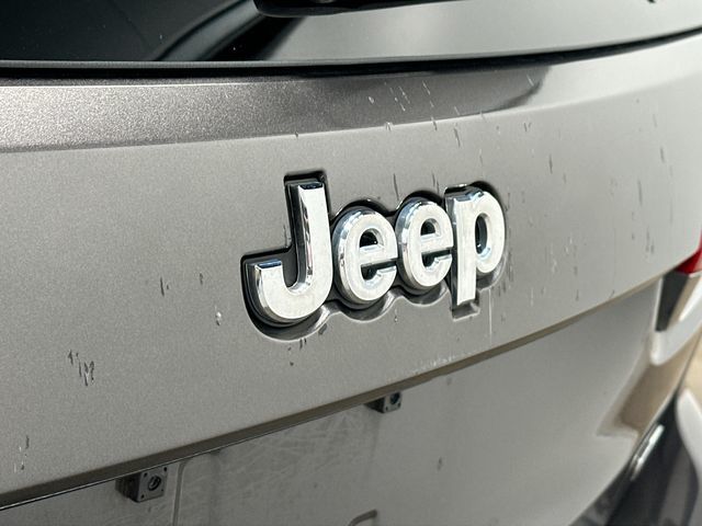 2018 Jeep Grand Cherokee Overland Gray at Luther Ford