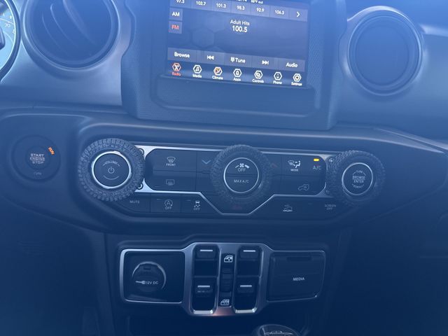 Used 2023 Blue Jeep Sport S image 19