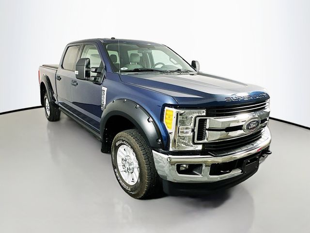 Blue Jeans Metallic 2017 Ford F-250 Super Duty XLT Crew Cab 4WD Pickup Truck Four-Wheel Drive 6-Speed Automatic