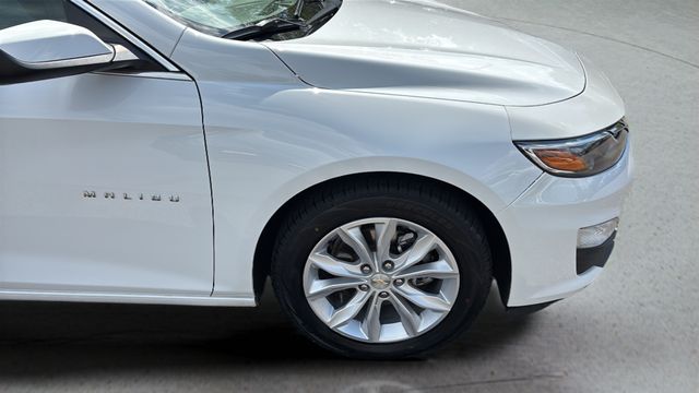 Used 2025 White Chevrolet LT image 35