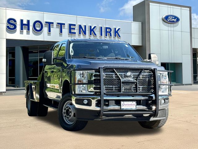 2023 Ford F-350 XLT 4x4 Crew Cab 179-In DRW's photo