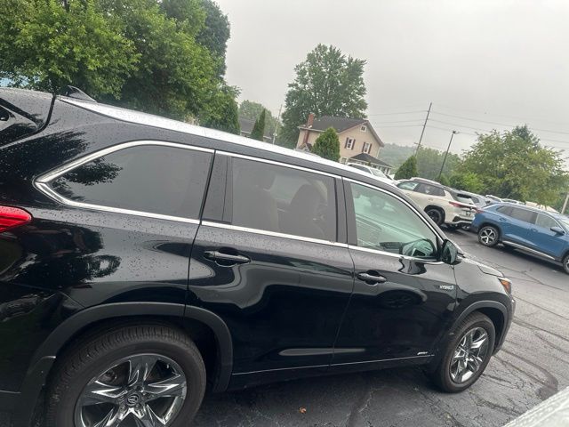 Used 2019 Toyota Highlander Hybrid SUV
