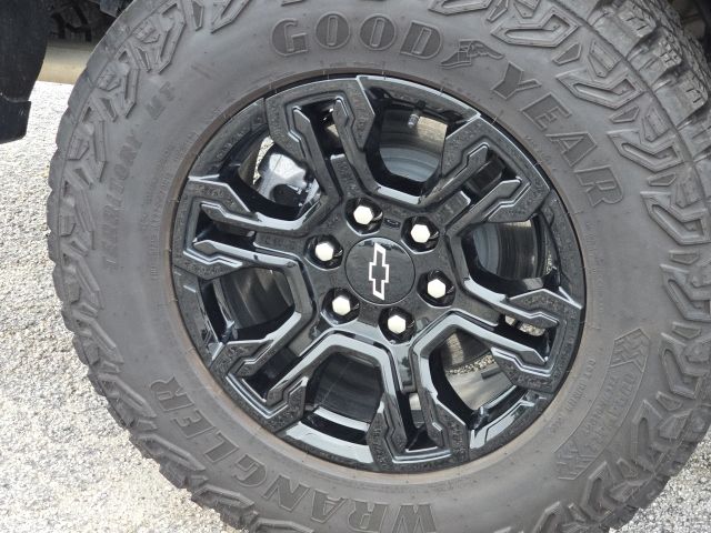 2025 Chevrolet Silverado 1500 ZR2:C02627