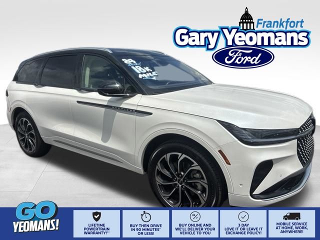 White Platinum Clearcoat Metallic 2024 Lincoln Nautilus SUV / Crossover All-Wheel Drive 8-Speed Automatic