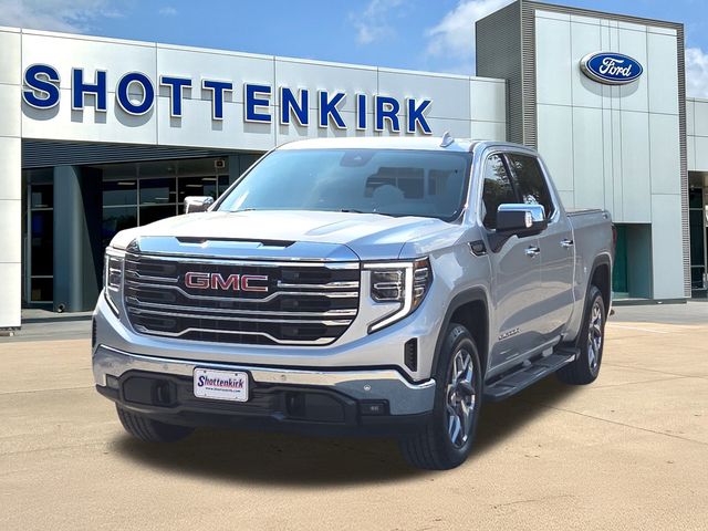 Used 2022 Silver GMC SLT image 3