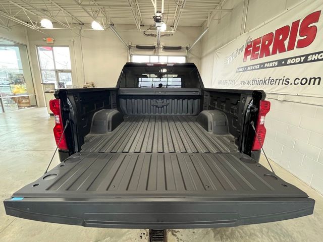 2025 Chevrolet Silverado 1500 Custom Trail Boss photo