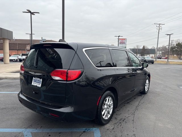 Used 2023 Black Chrysler LX image 15