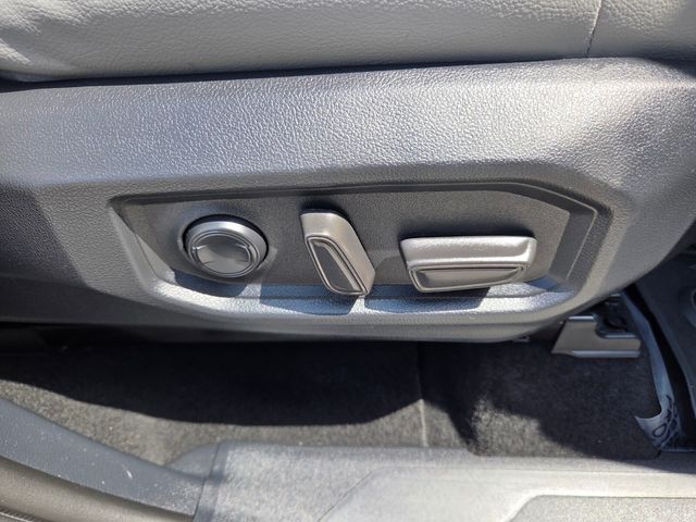 Used 2024  Toyota SR5 image 17