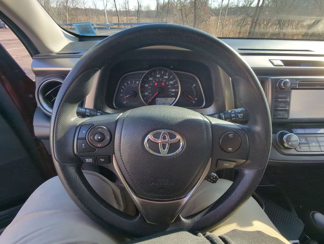 2013 Toyota RAV4 XLE 14