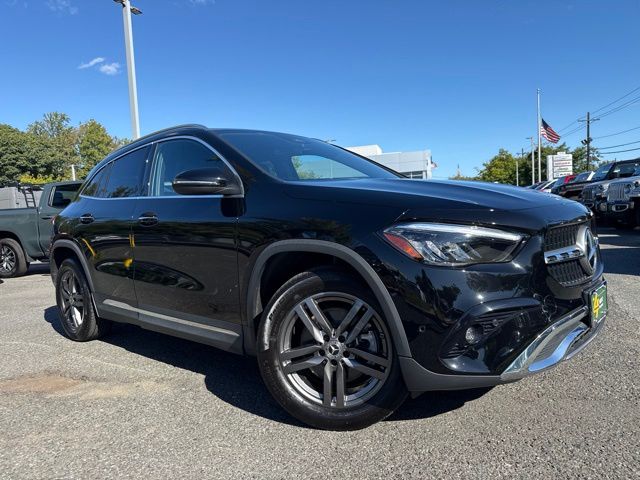 Night Black 2025 Mercedes-Benz GLA SUV / Crossover All-Wheel Drive 8-Speed Dual Clutch