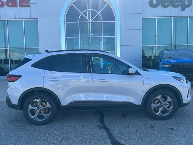2025 Ford Escape Hybrid ST-Line Select - Silver Metallic exterior view 6