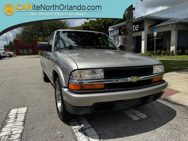 Light Pewter Metallic 2003 Chevrolet S-10 Pickup Truck Rear-Wheel Drive 4-Speed Automatic Overdrive