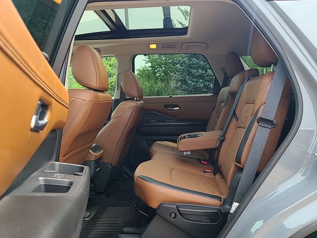 Used 2024 Nissan Pathfinder SUV