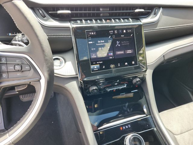 New 2025 Silver Jeep Altitude X image 9