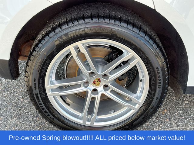 Used 2019 White Porsche SUV image 11