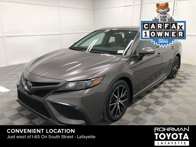 2023 Toyota Camry SE 2