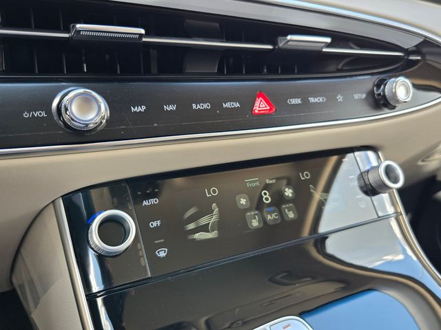 2027 Genesis Gv70