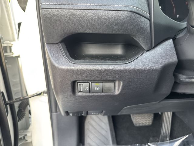 Used 2025 White Toyota LE image 24