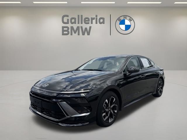 Abyss Black 2025 Hyundai Sonata Sedan Front-Wheel Drive 8-Speed Automatic