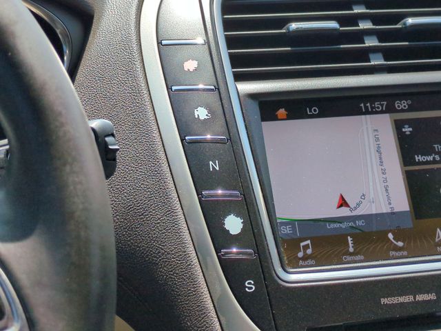 Used 2019 Brown Lincoln Select image 20