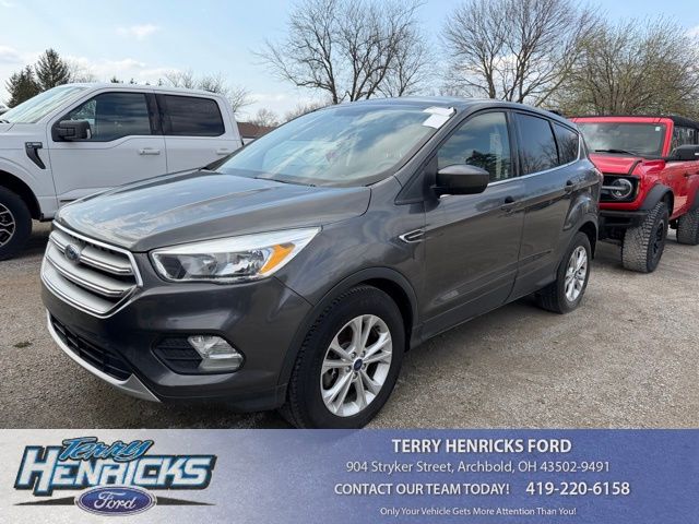 Gray (Magnetic Metallic) 2017 Ford Escape SE AWD SUV / Crossover All-Wheel Drive 6-Speed Automatic