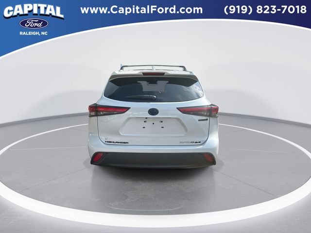 Used 2023 Beige Toyota XLE image 7