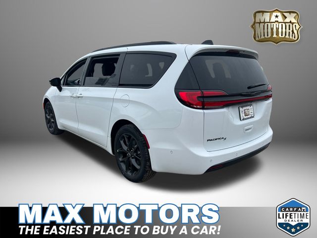 2024 Chrysler Pacifica Touring L 6