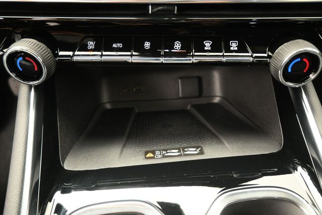 Used 2025 Chevrolet Traverse SUV
