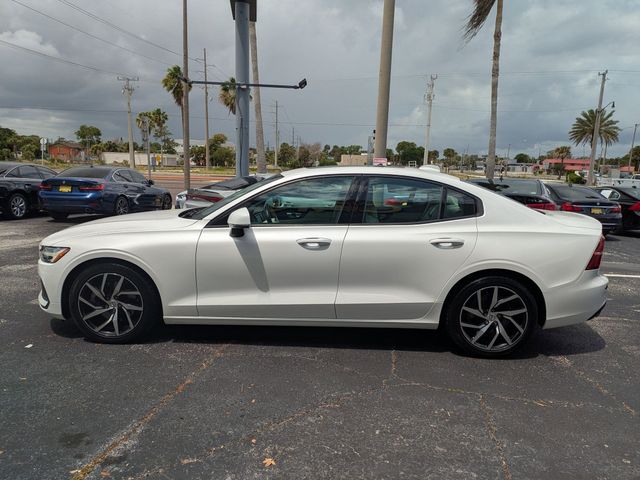 Used 2020 Volvo S60 T5 Momentum 4D Sedan