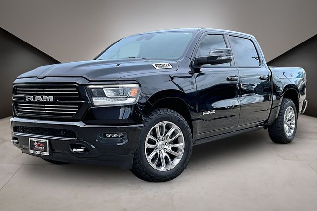 Diamond Black Crystal Pearlcoat 2023 RAM 1500 Laramie Crew Cab 4WD Pickup Truck Four-Wheel Drive 8-Speed Automatic